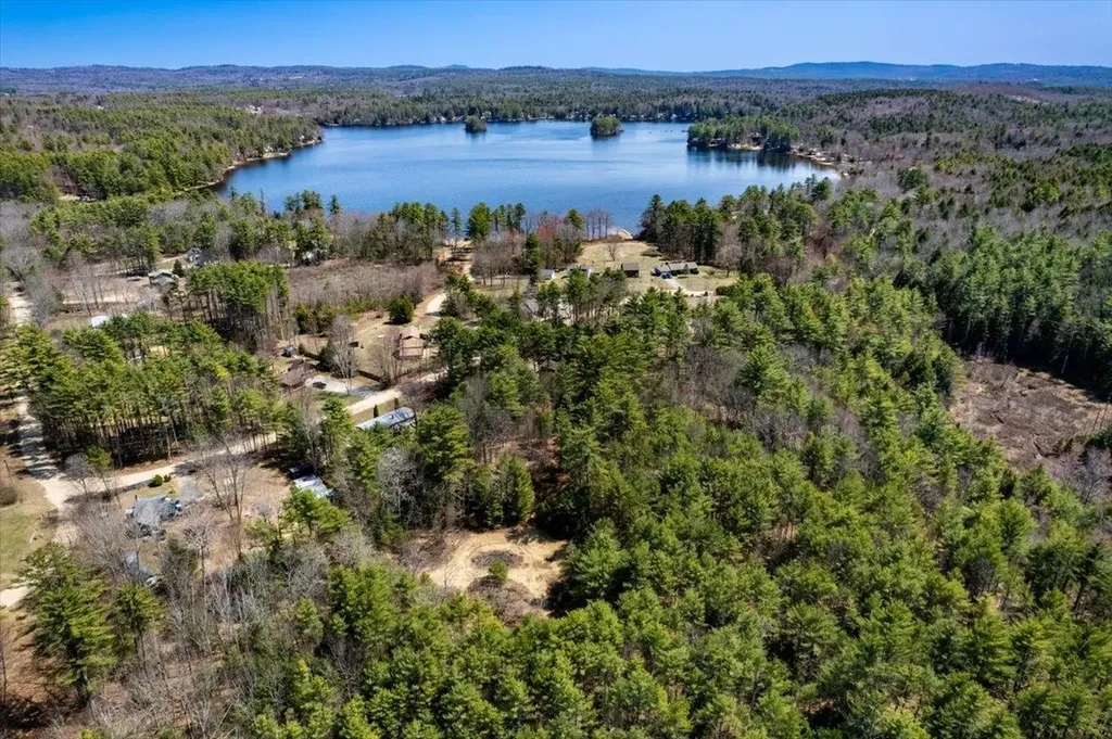 9-22 Narrows Road Barnstead NH 03225