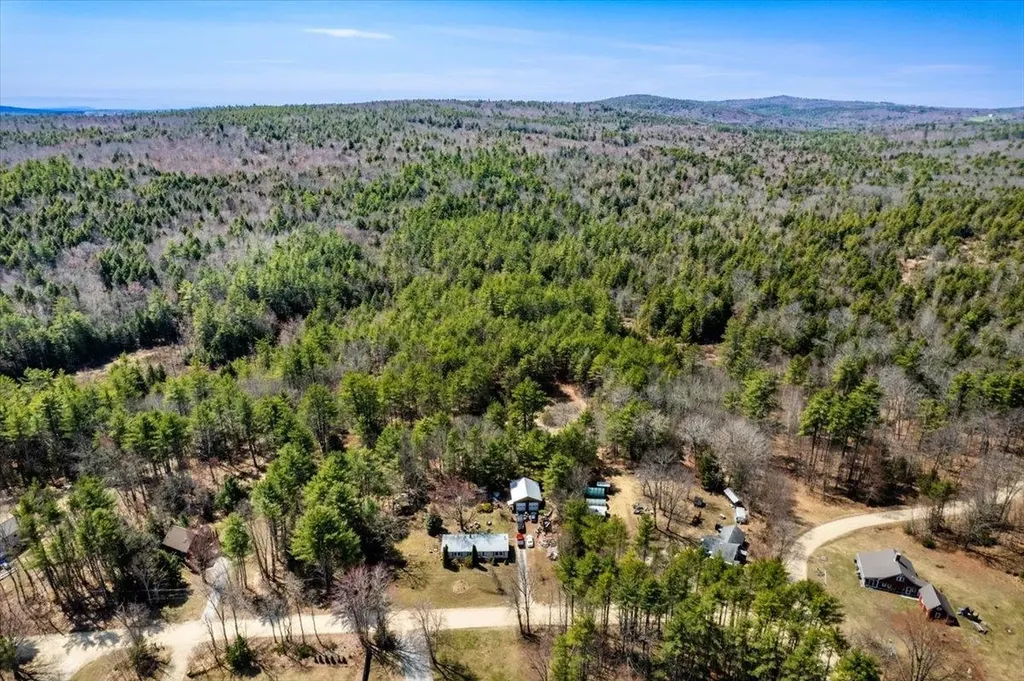 9-22 Narrows Road Barnstead NH 03225