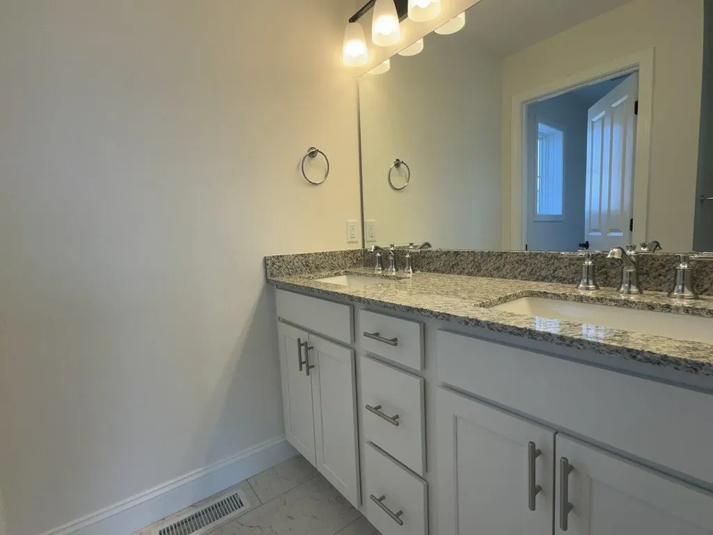 187 Leo Lane South Burlington VT 05403