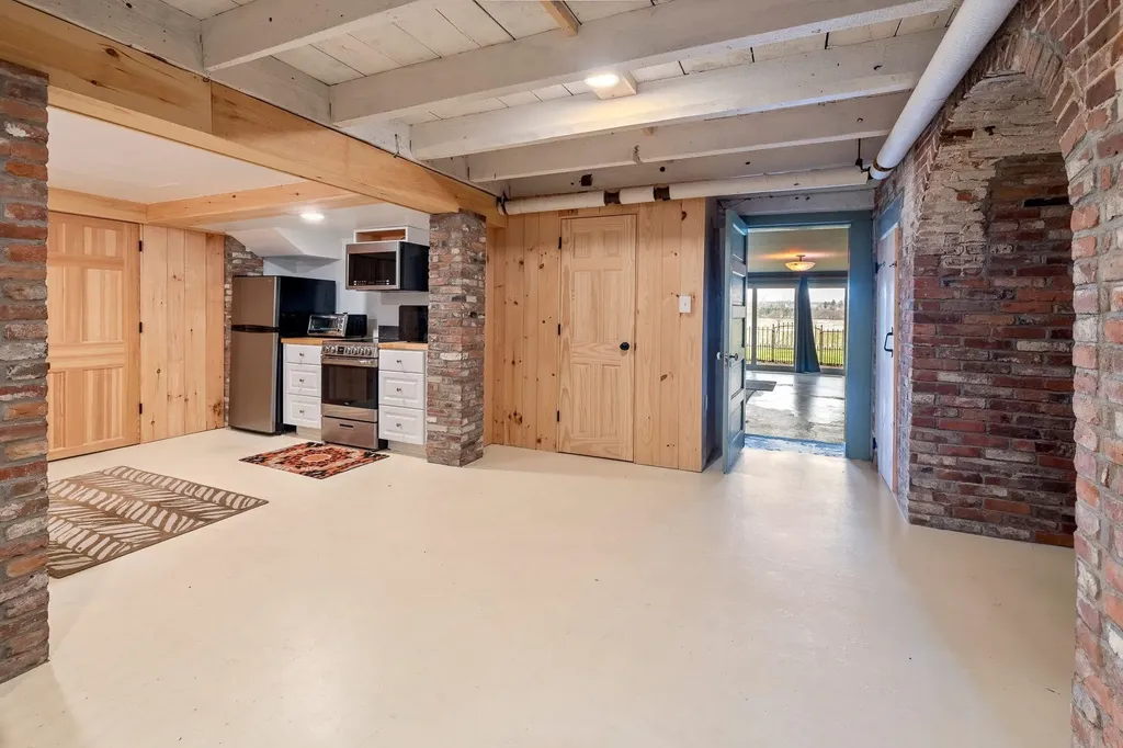 3961 Route 5 N Newbury VT 05051