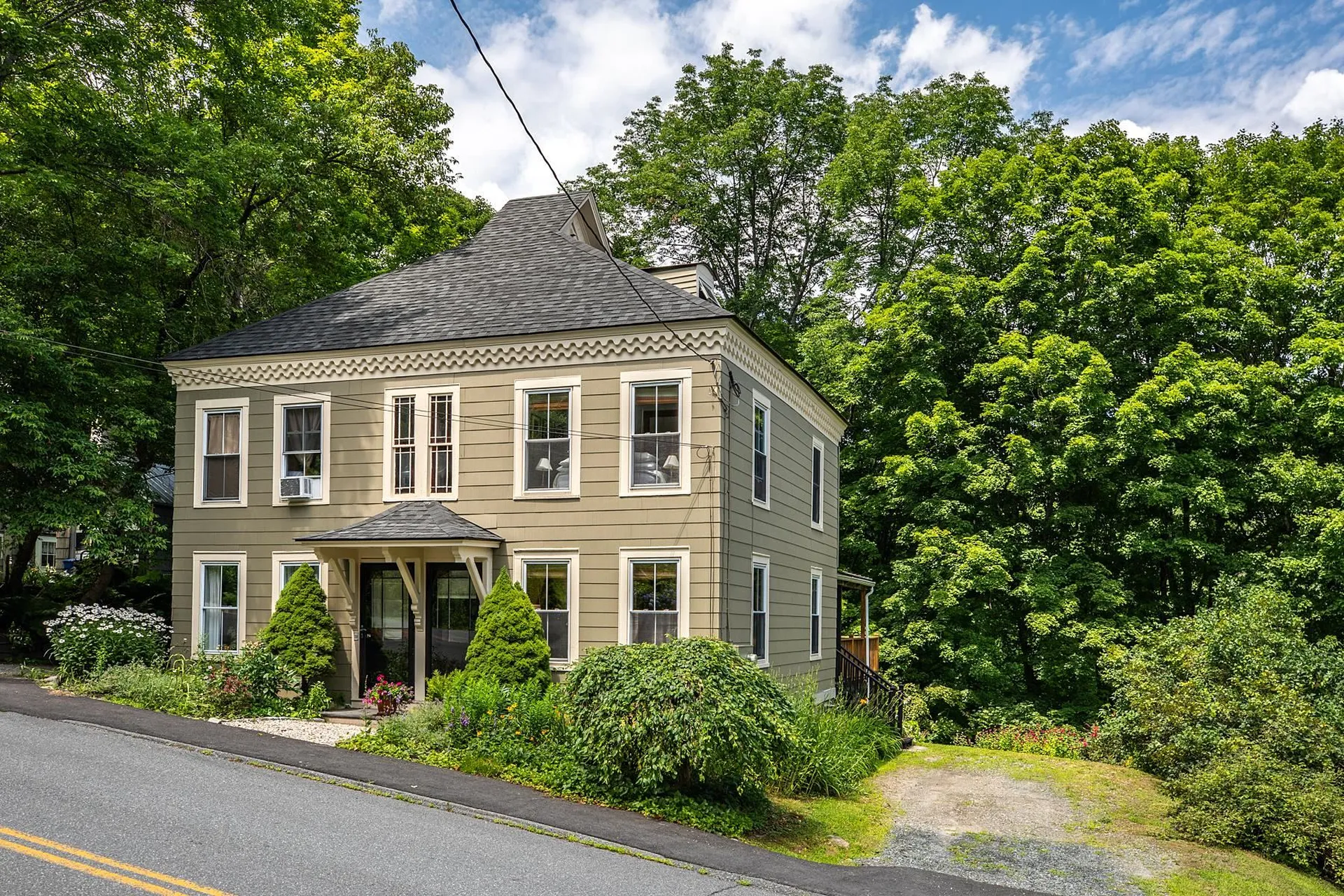 11a Prospect Street Woodstock VT 05091