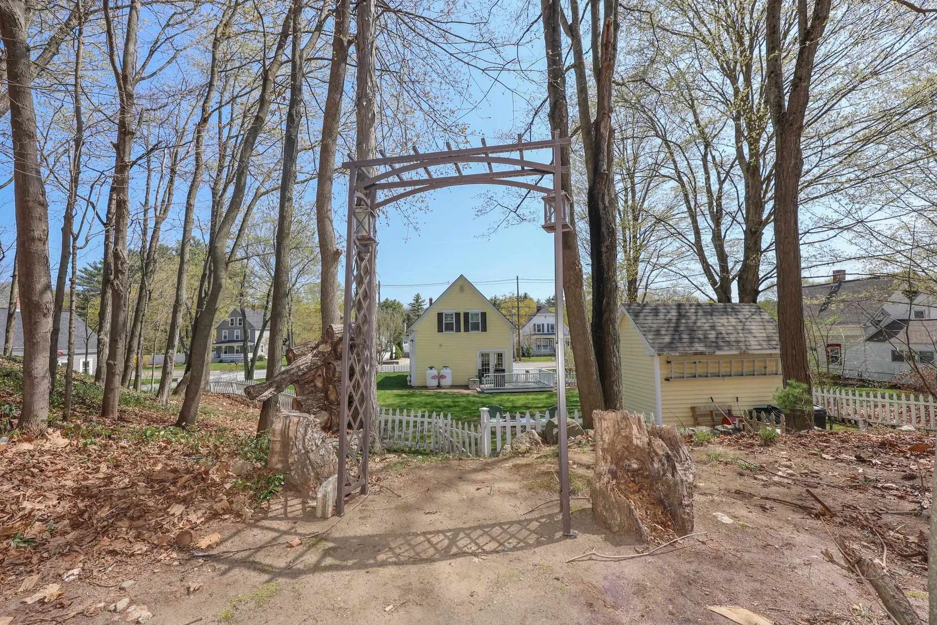 40 Epping Street Raymond NH 03077