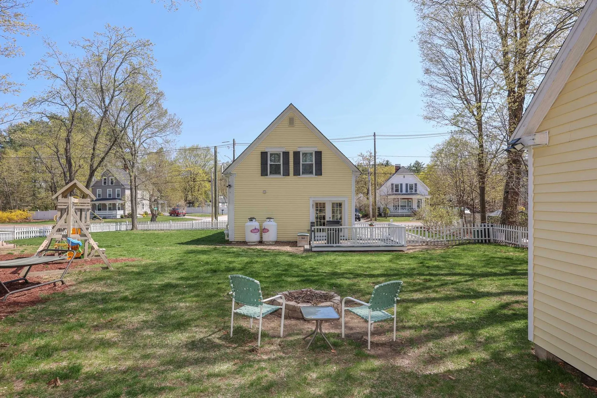 40 Epping Street Raymond NH 03077