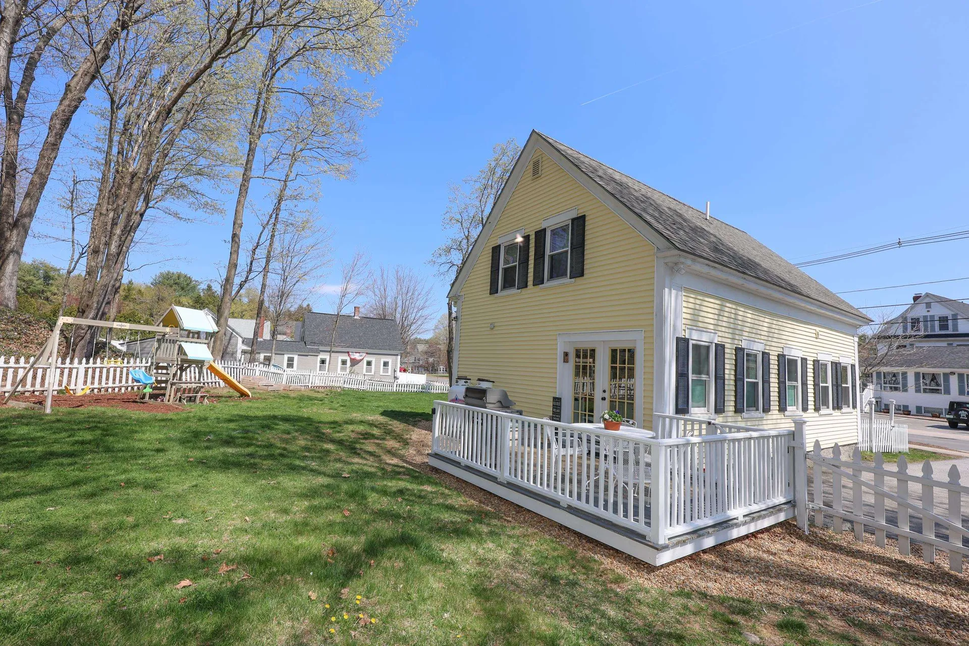 40 Epping Street Raymond NH 03077