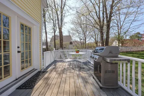 40 Epping Street Raymond NH 03077