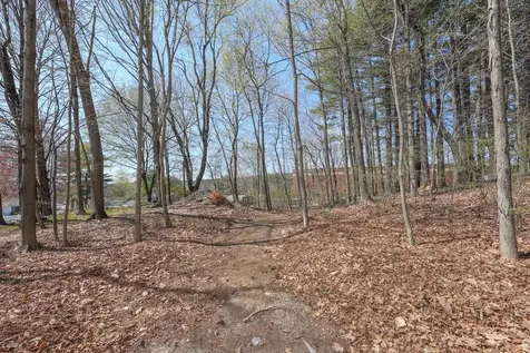 40 Epping Street Raymond NH 03077