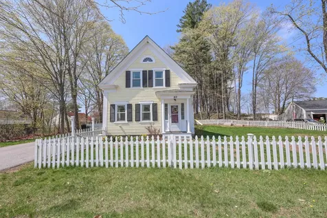 40 Epping Street Raymond NH 03077