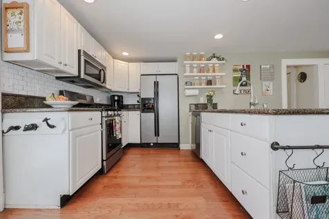 40 Epping Street Raymond NH 03077