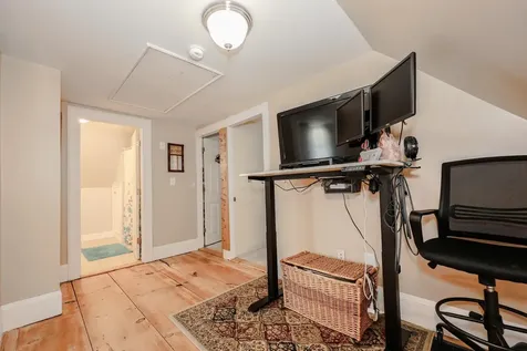 40 Epping Street Raymond NH 03077