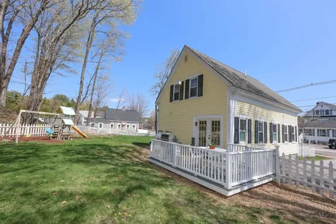 40 Epping Street Raymond NH 03077