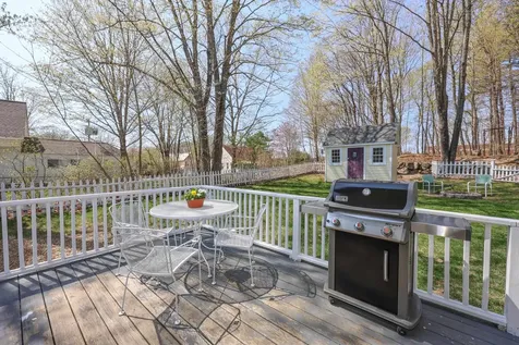 40 Epping Street Raymond NH 03077