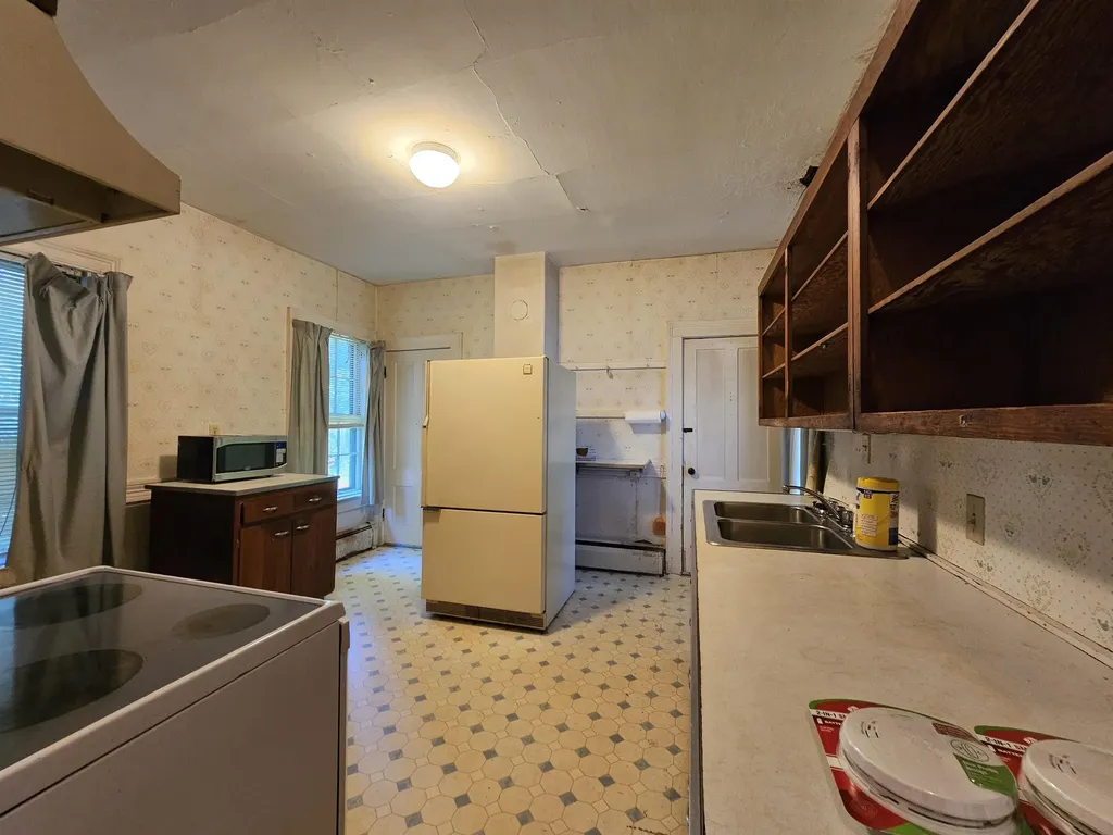 14 Cherry Hill Street Rockingham VT 05101