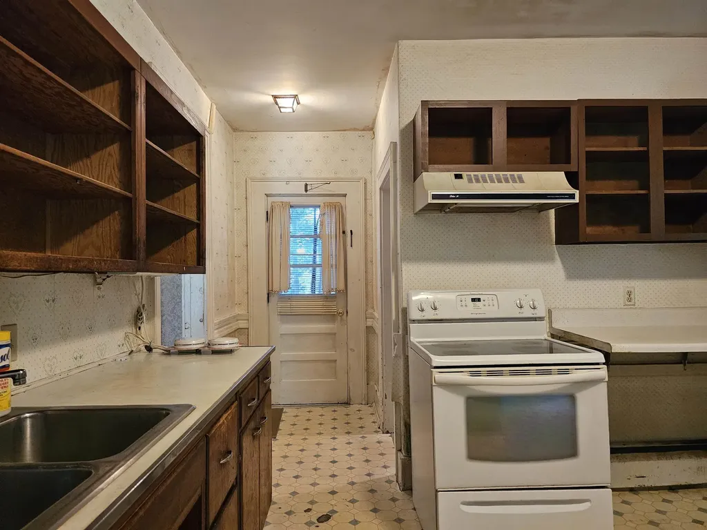 14 Cherry Hill Street Rockingham VT 05101