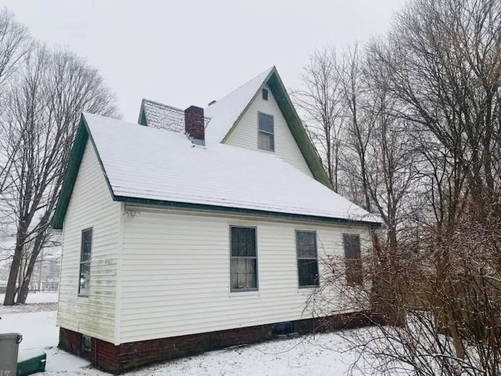 14 Cherry Hill Street Rockingham VT 05101