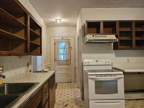 14 Cherry Hill Street Rockingham VT 05101