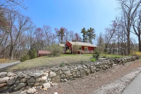 21 Holbrook Road Bedford NH 03110
