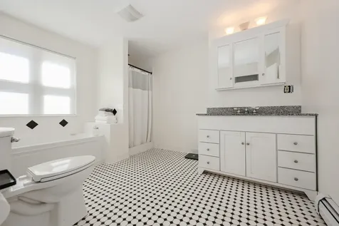 21 Holbrook Road Bedford NH 03110