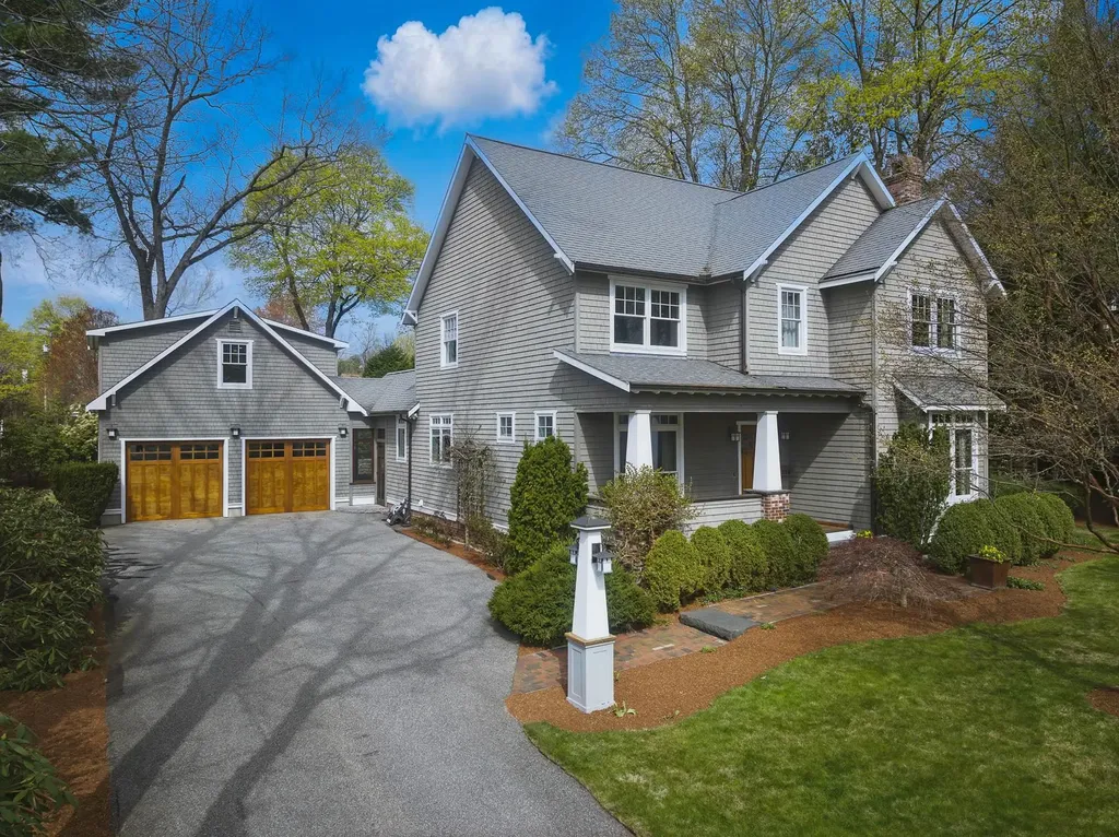 44 Raymond Street Nashua NH 03064