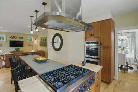 44 Raymond Street Nashua NH 03064