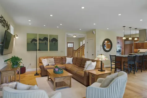 44 Raymond Street Nashua NH 03064