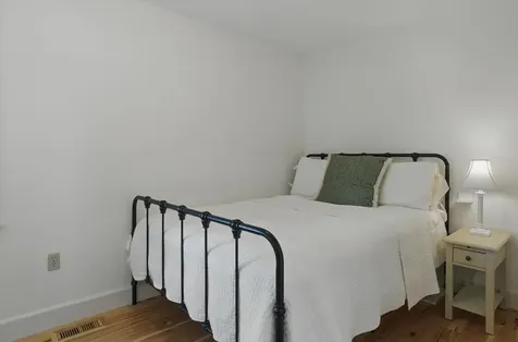 44 Raymond Street Nashua NH 03064