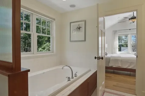 44 Raymond Street Nashua NH 03064