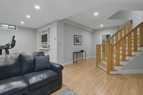 44 Raymond Street Nashua NH 03064
