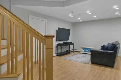 44 Raymond Street Nashua NH 03064