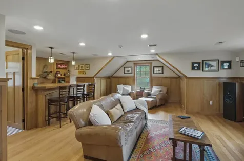 44 Raymond Street Nashua NH 03064