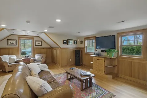 44 Raymond Street Nashua NH 03064