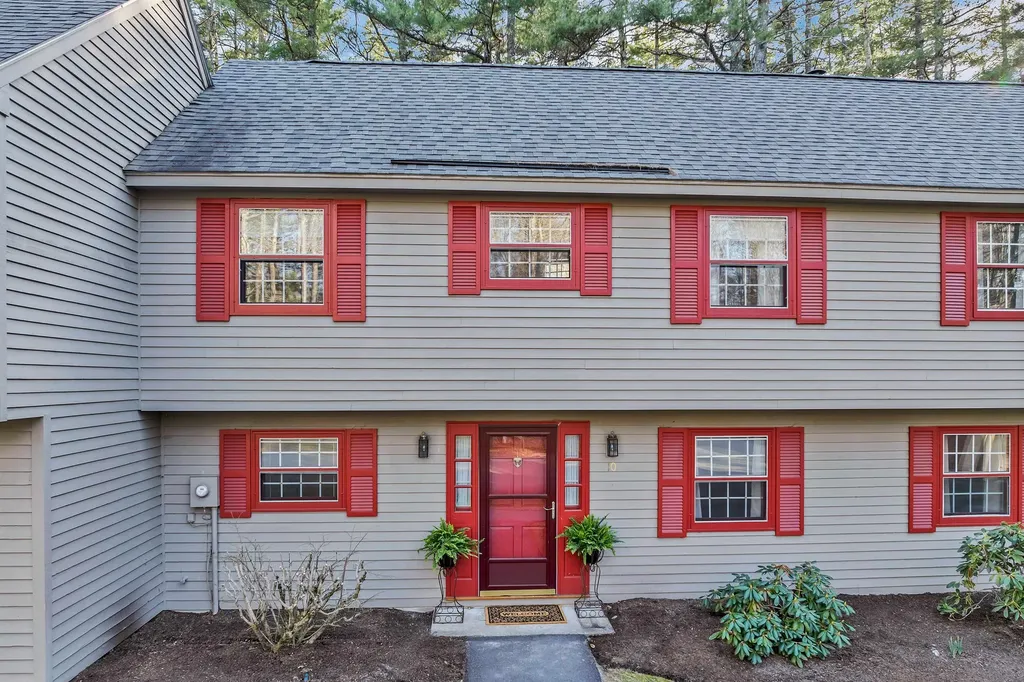 10 Wolfeboro Common Wolfeboro NH 03894