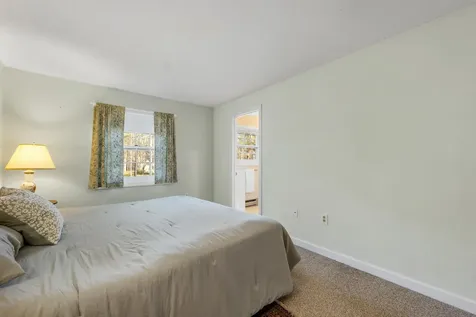 10 Wolfeboro Common Wolfeboro NH 03894