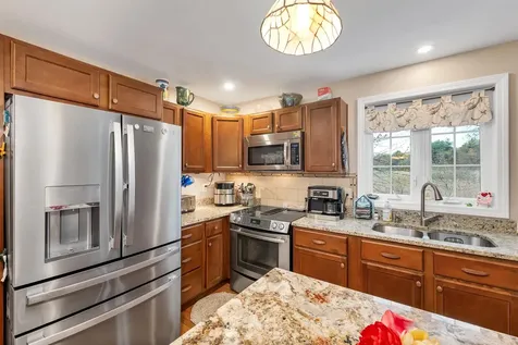 185 Garvin Avenue Manchester NH 03109