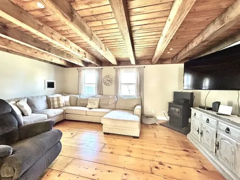70 Exeter Road Kingston NH 03848
