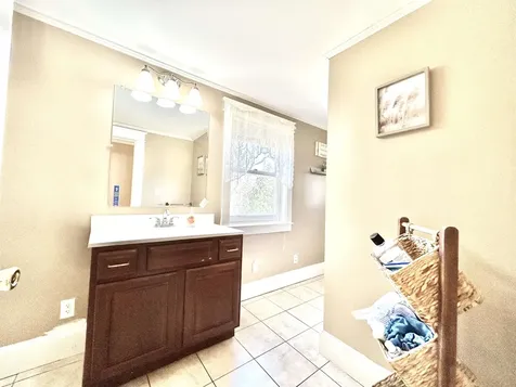 70 Exeter Road Kingston NH 03848