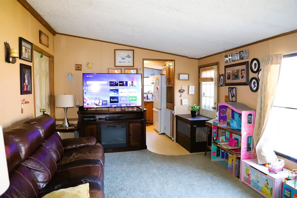 175 2nd Nh Turnpike Unity NH 03743