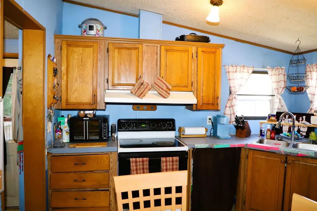 175 2nd Nh Turnpike Unity NH 03743