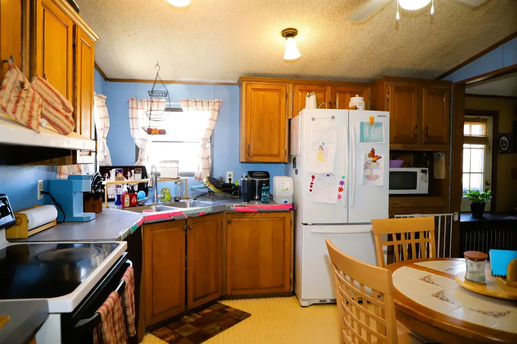 175 2nd Nh Turnpike Unity NH 03743