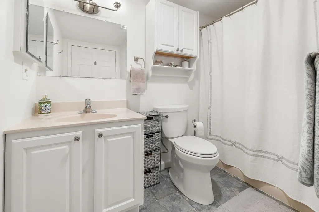 133 Hilltop Place New London NH 03257