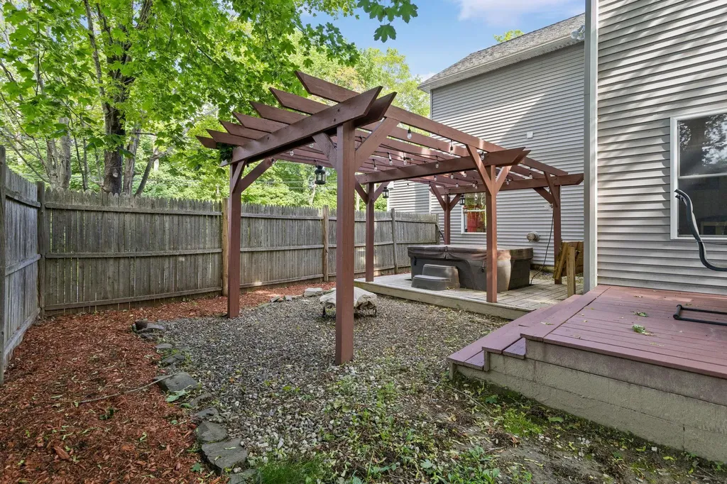 417 Locust Street Rollinsford NH 03869