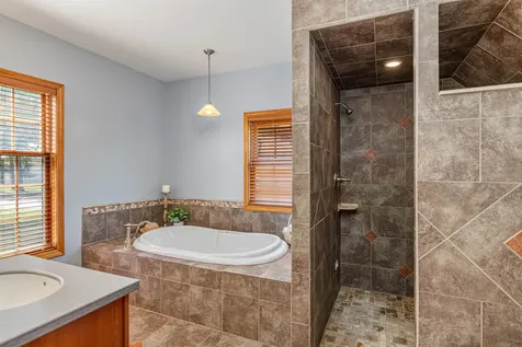 5 Pine Harbor Road Milton VT 05468