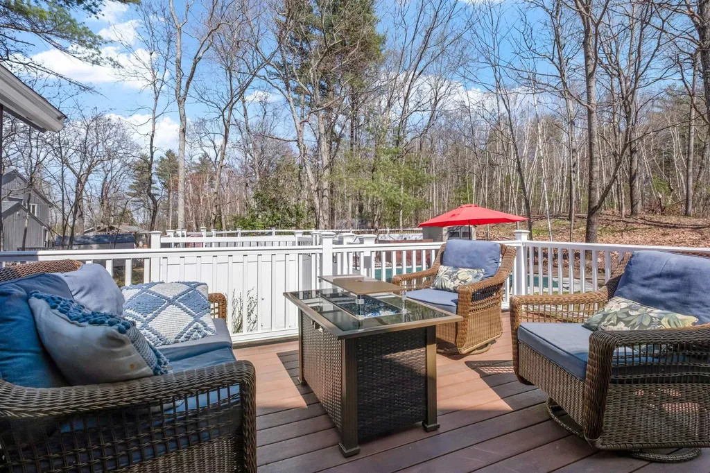 40 Gaita Drive Derry NH 03038
