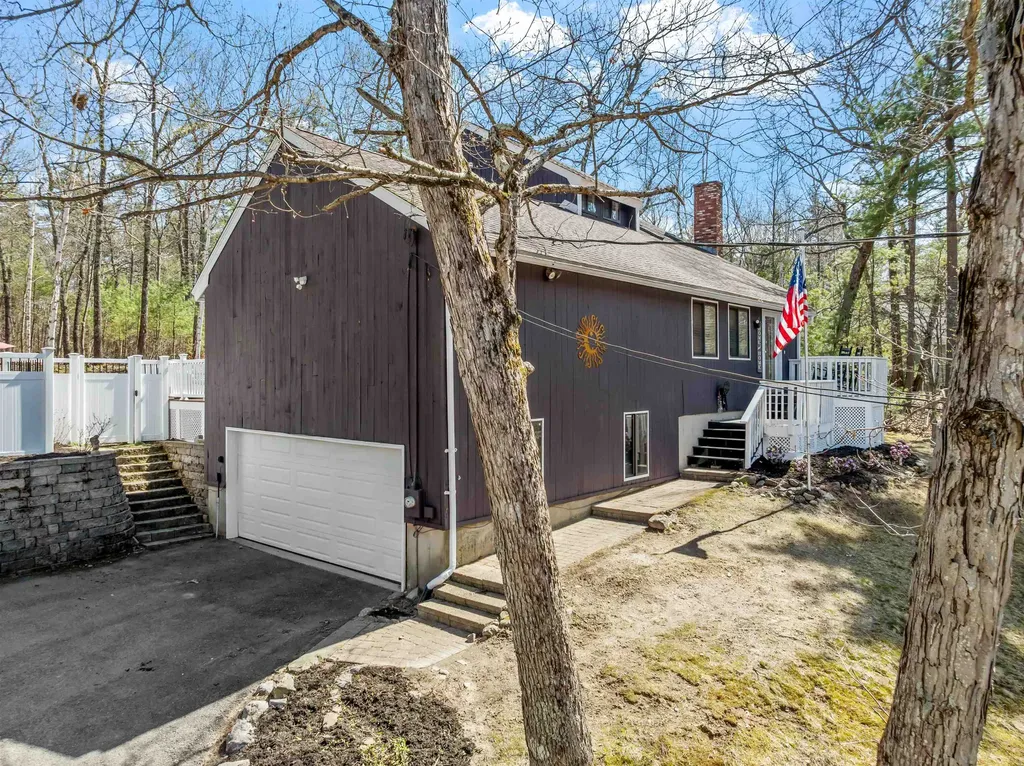 40 Gaita Drive Derry NH 03038