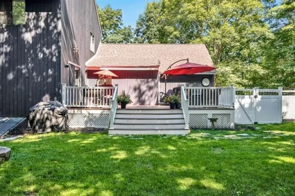 40 Gaita Drive Derry NH 03038