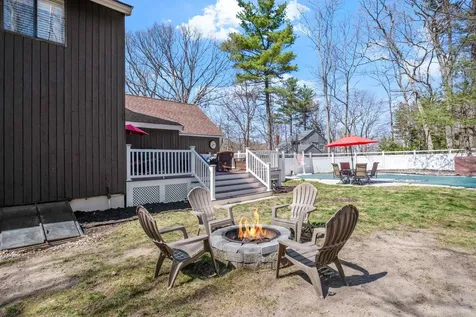 40 Gaita Drive Derry NH 03038