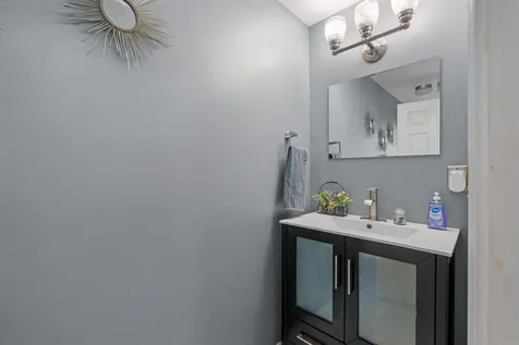 40 Gaita Drive Derry NH 03038