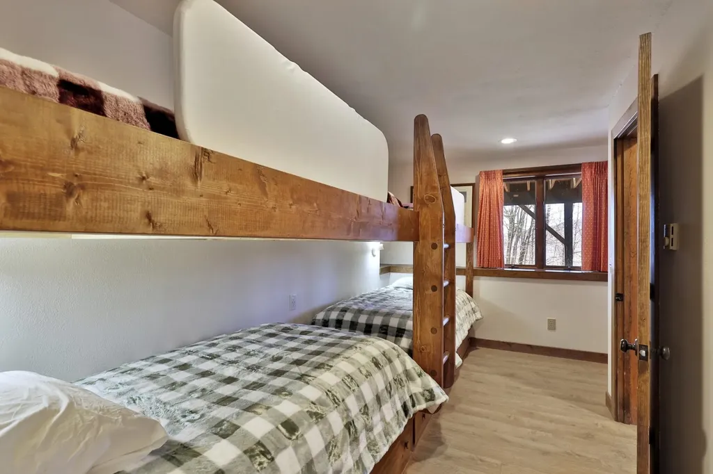 78 Coopers Trace Plymouth VT 05056