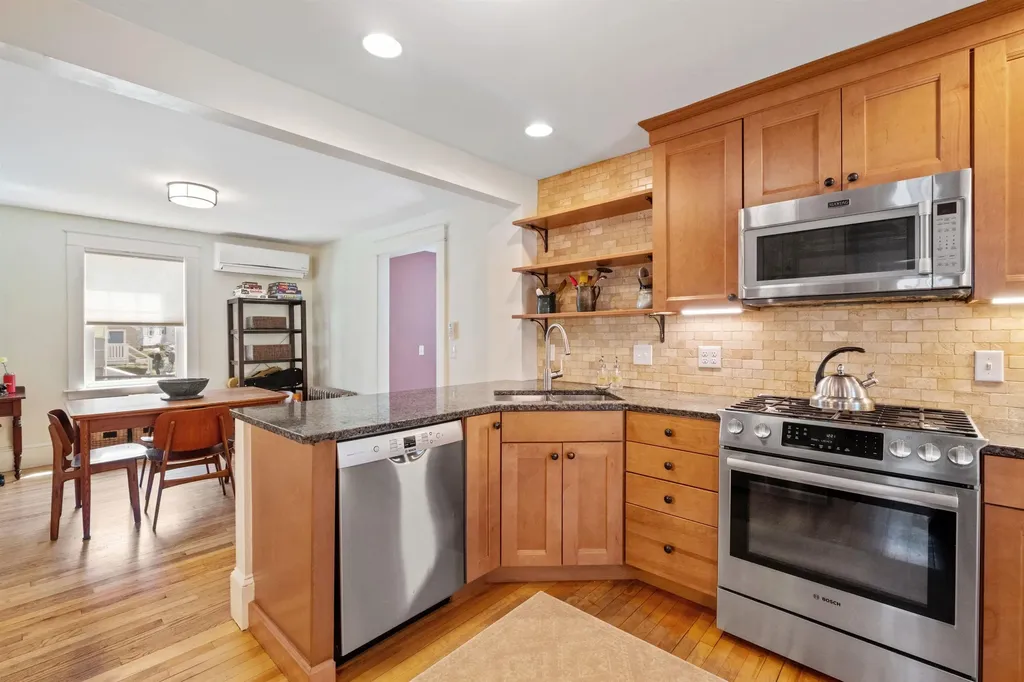 122 Thaxter Road Portsmouth NH 03801