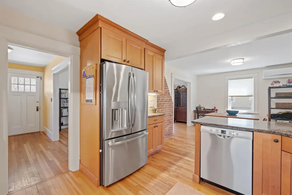 122 Thaxter Road Portsmouth NH 03801