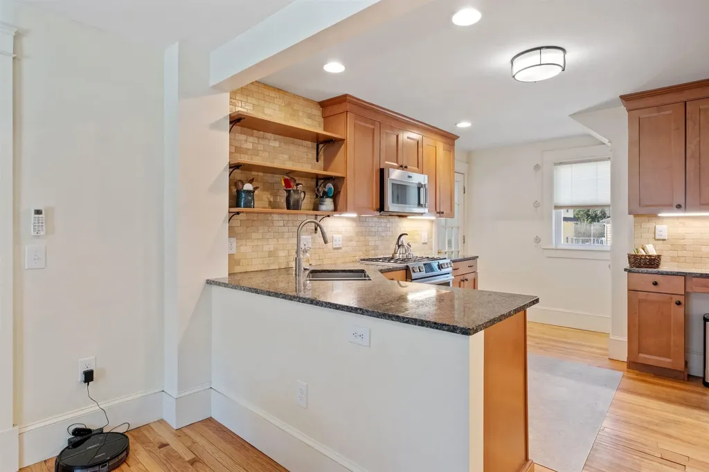 122 Thaxter Road Portsmouth NH 03801